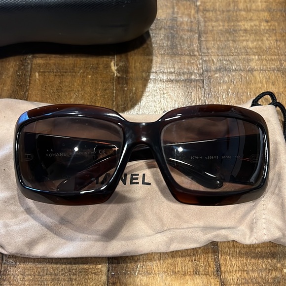 CHANEL Sunglasses Brown with Mother of Pearl CC logo model 5076-H. - Picture 7 of 9